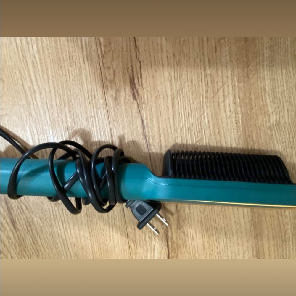 Teal Hair Straightener with Black Comb